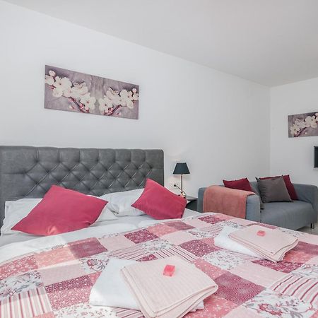 Apartments Elle Luxury Vantacici Malinska Esterno foto
