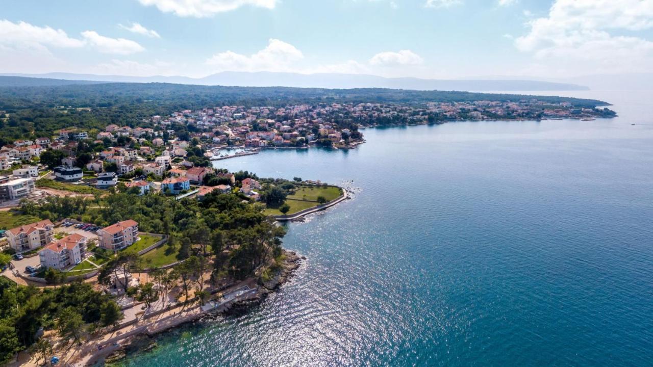 Apartments Elle Luxury Vantacici Malinska Esterno foto