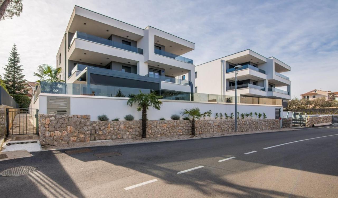Apartments Elle Luxury Vantacici Malinska Esterno foto