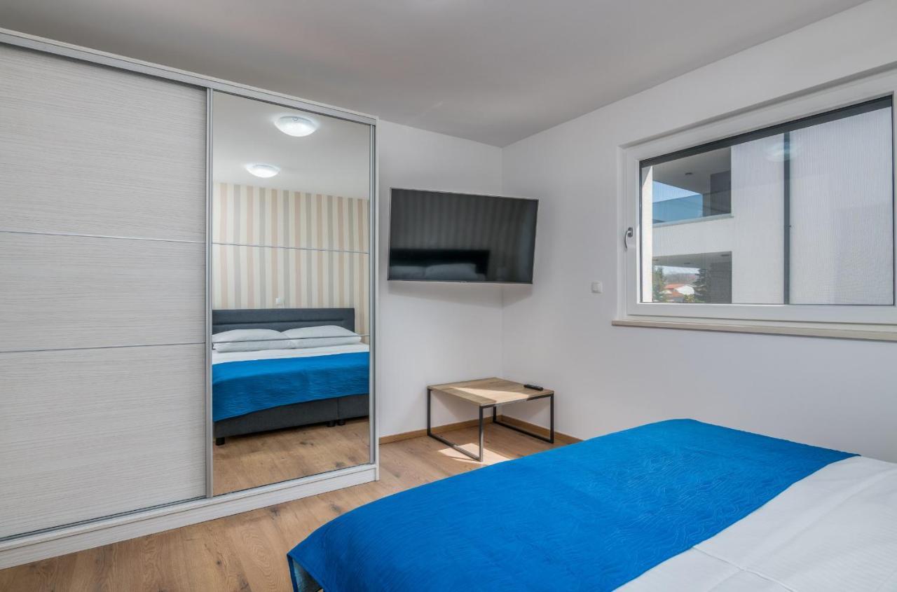Apartments Elle Luxury Vantacici Malinska Esterno foto