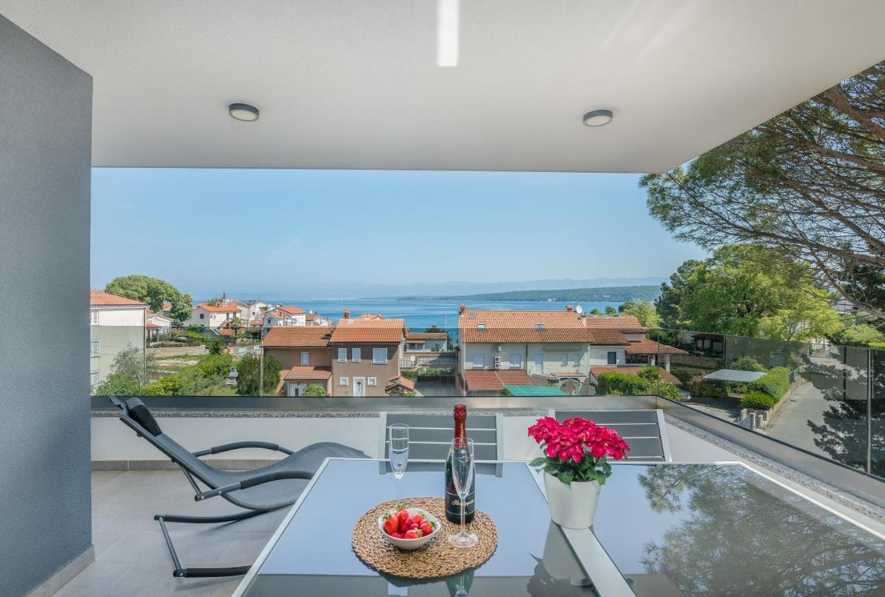 Apartments Elle Luxury Vantacici Malinska Esterno foto