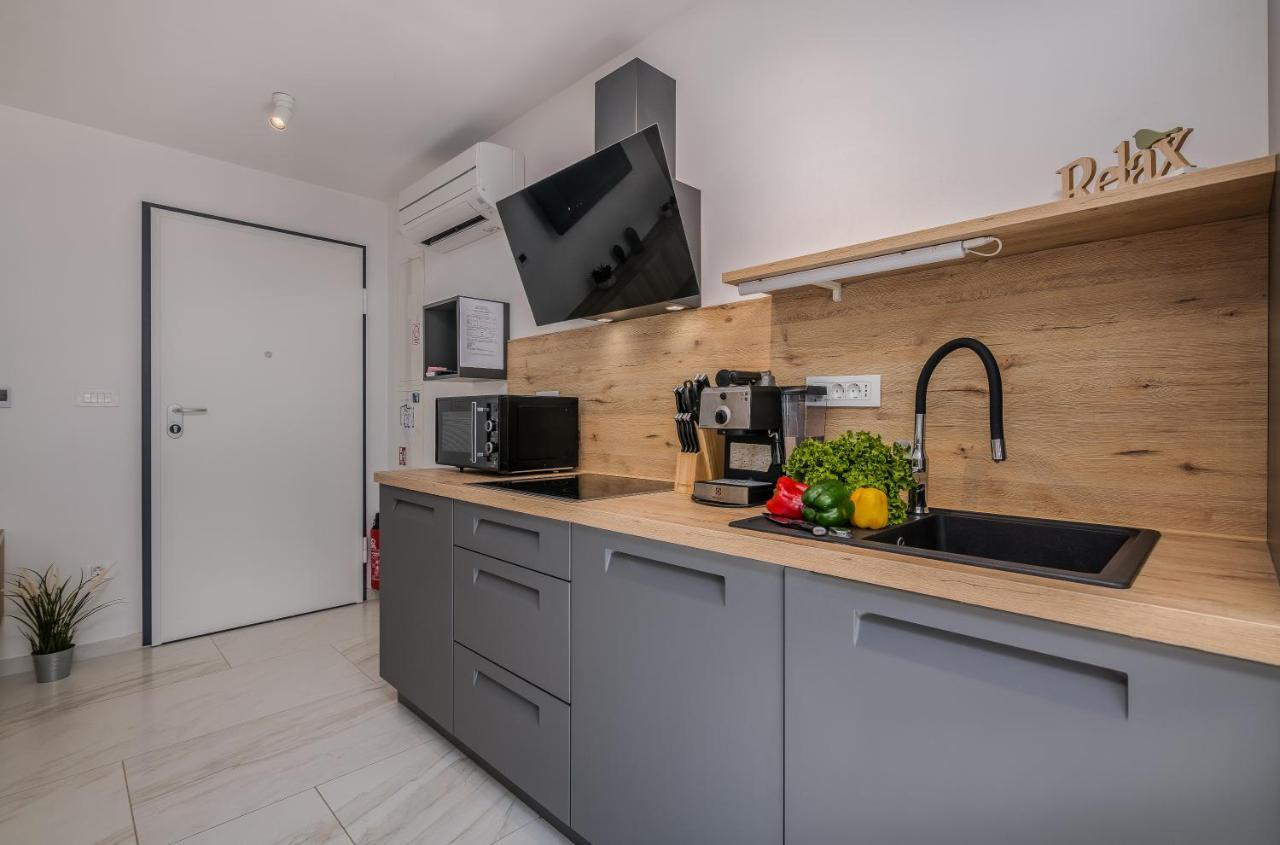 Apartments Elle Luxury Vantacici Malinska Esterno foto